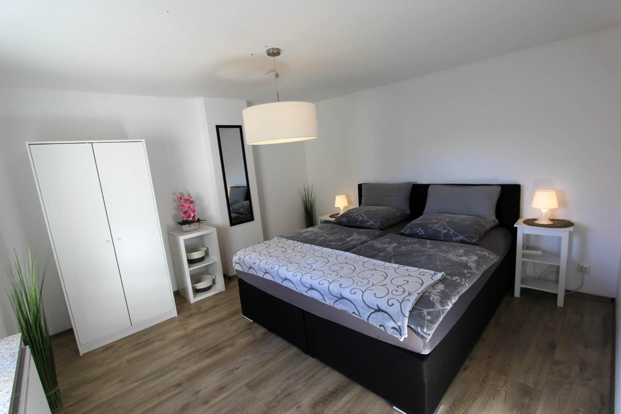 Ferienoase Mit Fernblick Apartment แฮร์โซเกนราธ ภายนอก รูปภาพ